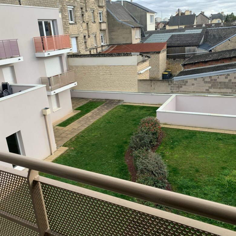 CAEN appt T2 40m2 balcon parking