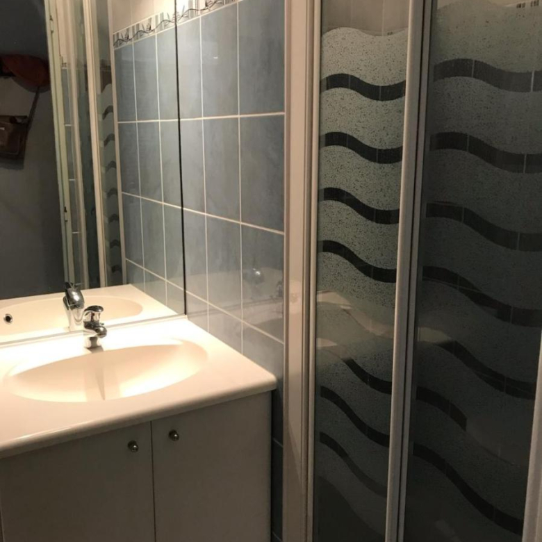 caen rive gauche appartement T1 meublé très bon état