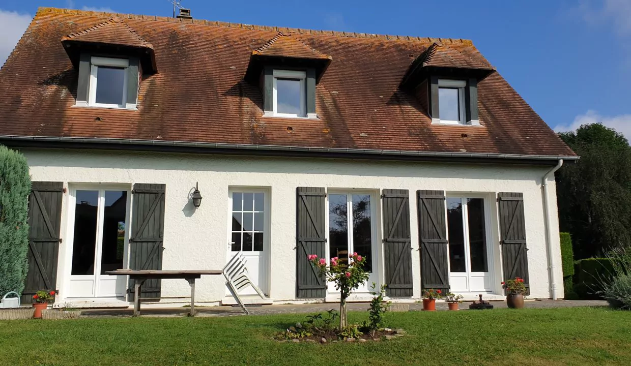 maison façade jardin