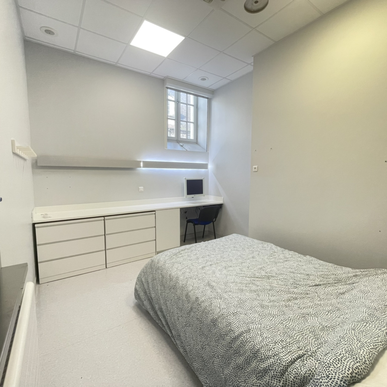 CAEN Centre ville Appartement 102 m2 possible colocation avec parking privatif