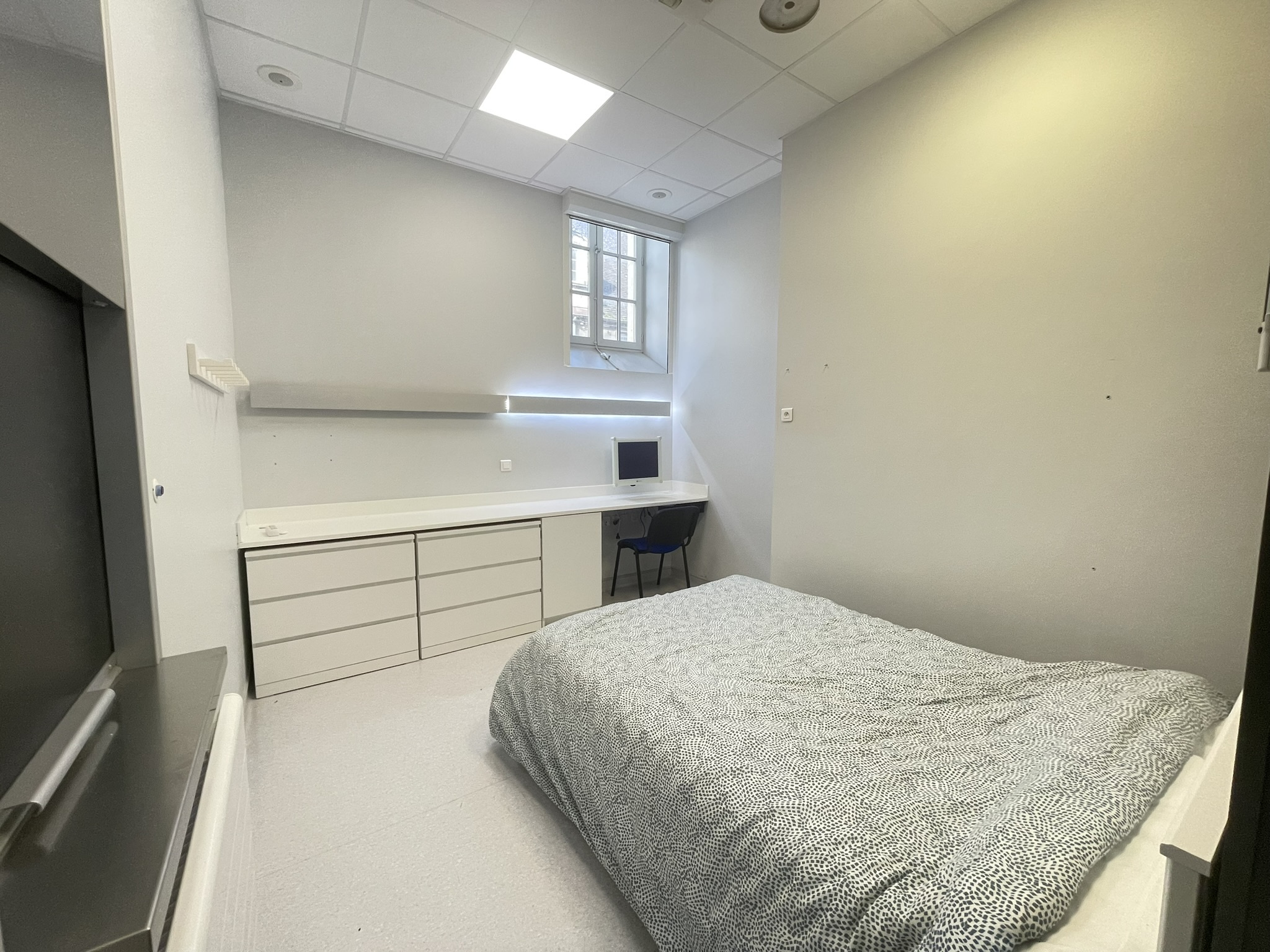 CAEN Centre ville Appartement 102 m2 possible colocation avec parking privatif