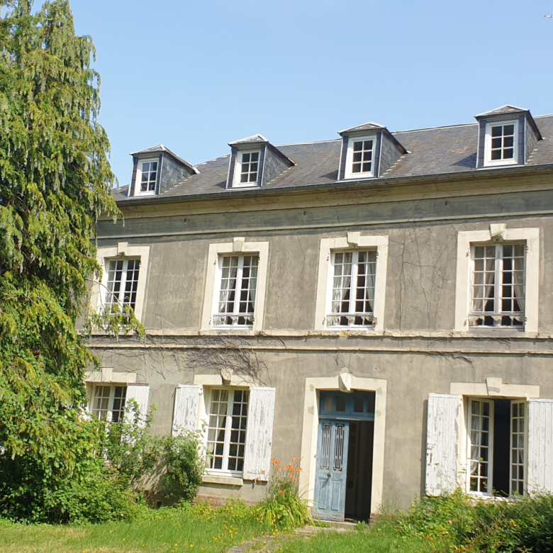 CAMBREMER – RARE MAISON DE CARACTERE XVIII avec parc de 2855 M2