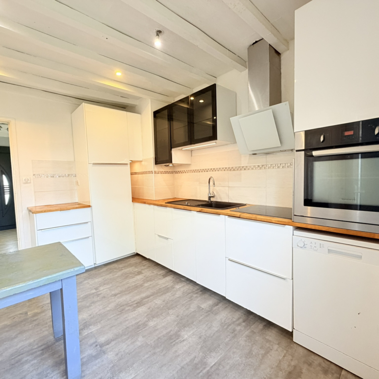 RANVILLE MAISON T7 plain pied sur sous sol complet aménagé