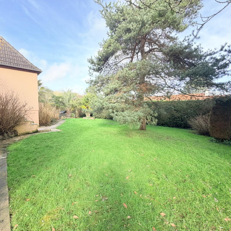 RANVILLE MAISON T7 plain pied sur sous sol complet aménagé