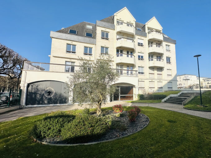 APPARTEMENT VENTE CAEN 14000 - SURFACE 76.5M2 - REF 4750 Photo 1