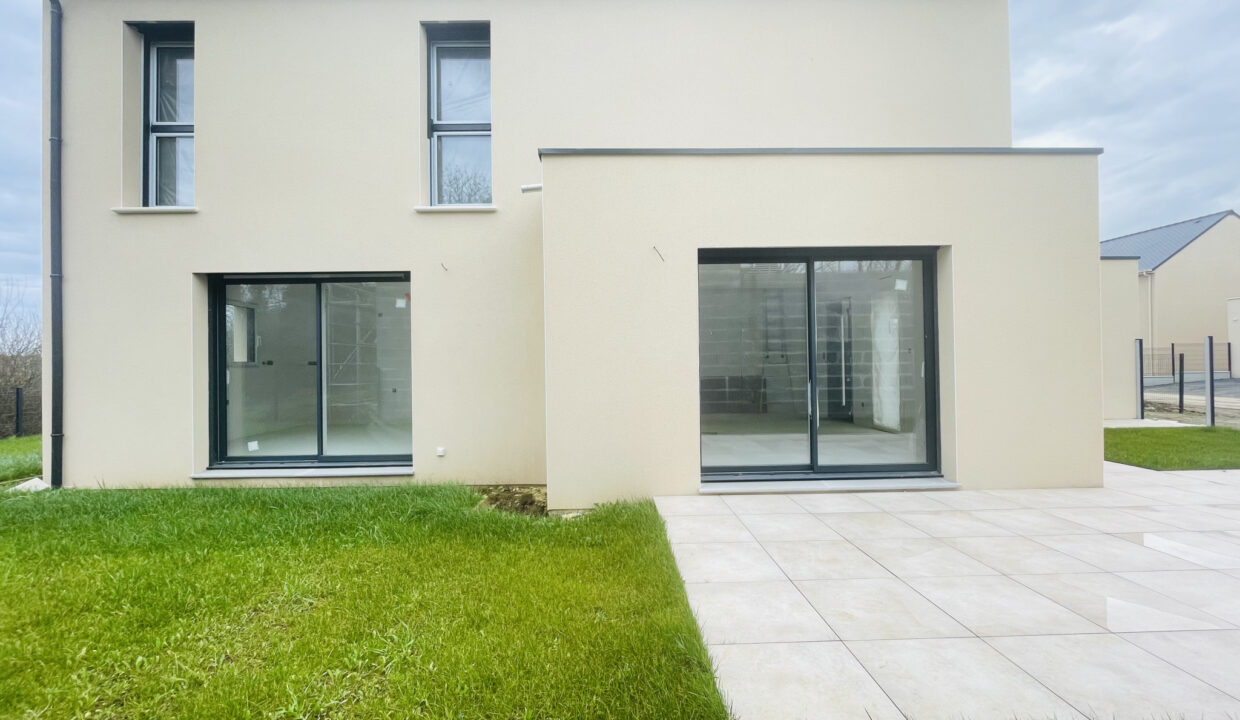 MAISON VENTE OUISTREHAM 14150 - SURFACE 132M2 - REF 4712 Photo 1