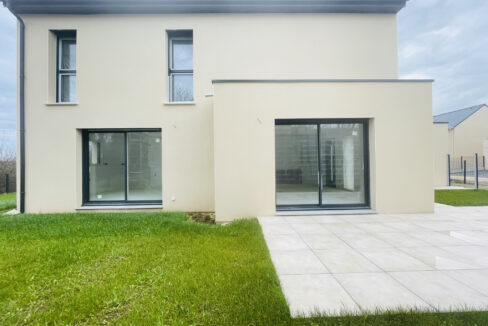 MAISON VENTE OUISTREHAM 14150 - SURFACE 132M2 - REF 4712 Photo 1