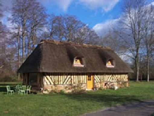 ENTRE DEAUVILLE ET HONFLEUR – Propriété avec Dépendances