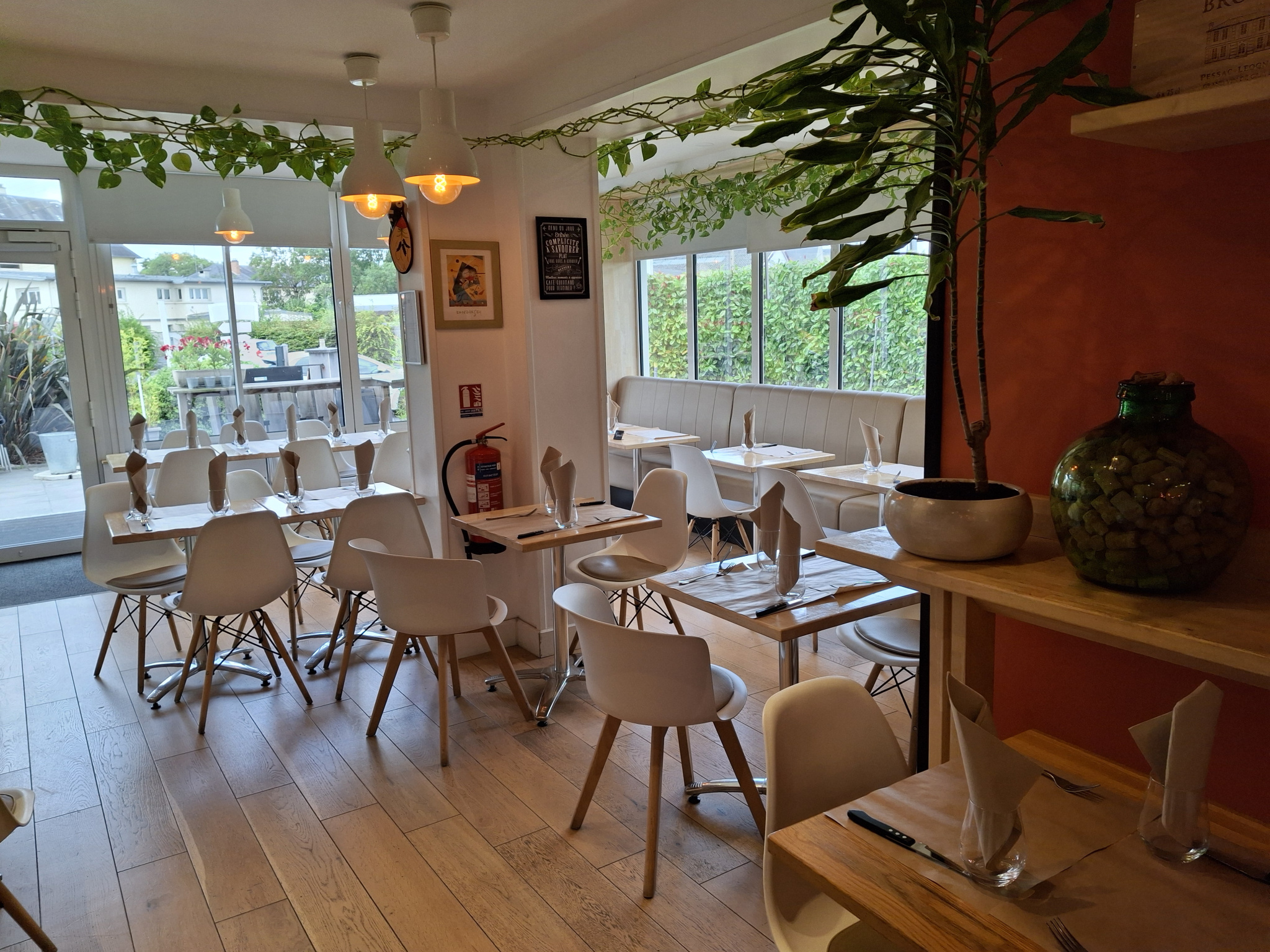 VENTE FONDS DE COMMERCE CAEN 14000 – 120M2 – REF 4807