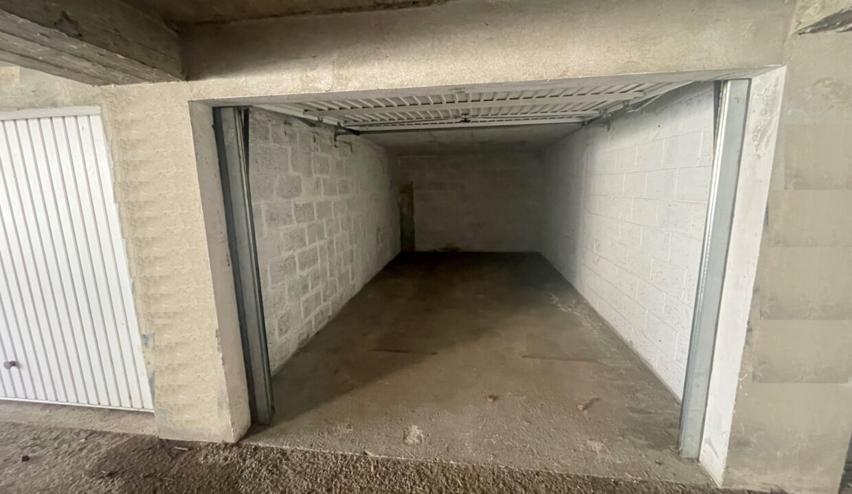 GARAGE LOCATION HEROUVILLE ST CLAIR 14200 - SURFACE 15M2 - REF BJU 4364 Photo 1