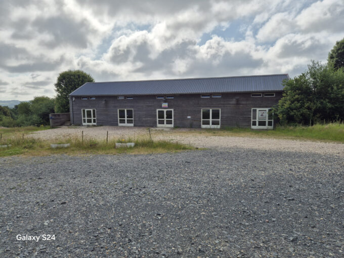 LOCAL D'ACTIVITé VENTE PONT L EVEQUE 14130 - SURFACE 1180M2 - REF 4802 Photo 1