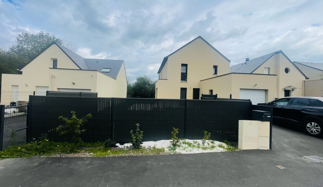 MAISON VENTE OUISTREHAM 14150 - SURFACE 132M2 - REF 4712 Photo 1