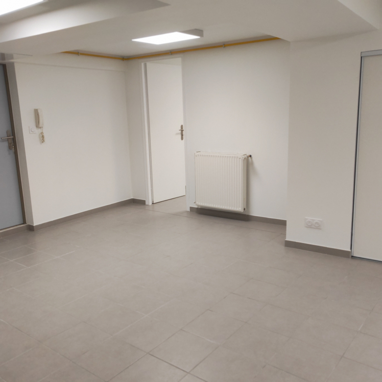 CAEN CENTRE – MURS COMMERCIAUX TOUS COMMERCES