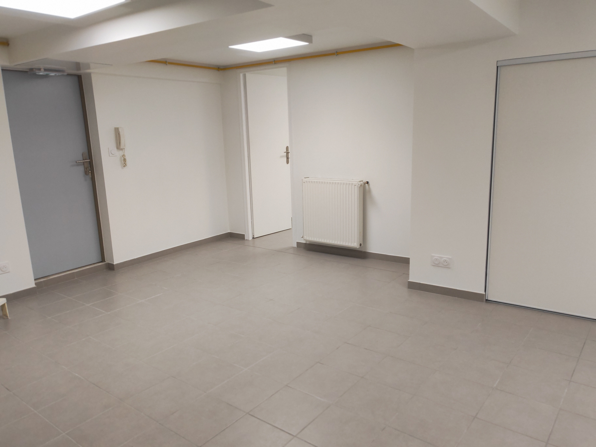 CAEN CENTRE – MURS COMMERCIAUX TOUS COMMERCES