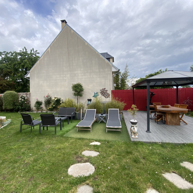 MAISON T7   160 M2 HABITABLES   TERRAIN 615 M2 – VENTE A TERME
