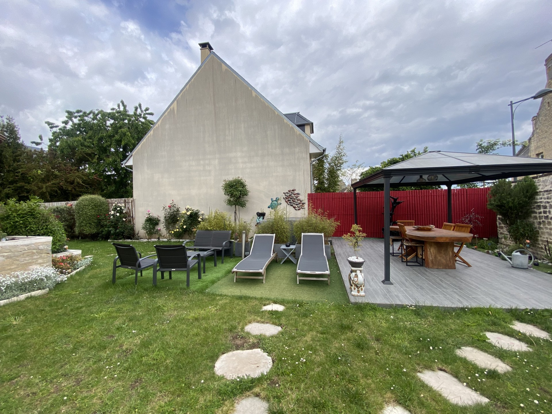 MAISON T7   160 M2 HABITABLES   TERRAIN 615 M2 – VENTE A TERME
