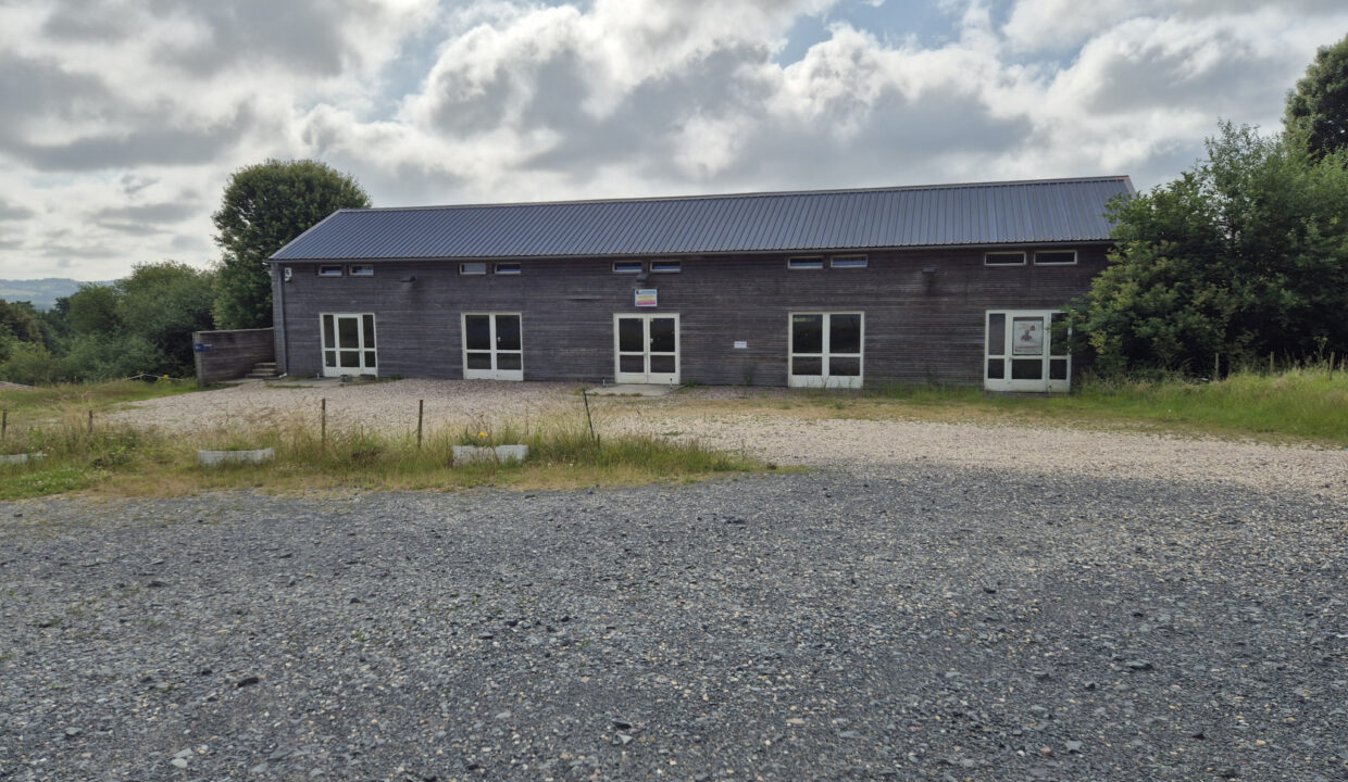 LOCAL D'ACTIVITé VENTE PONT L EVEQUE 14130 - SURFACE 1180M2 - REF 4802 Photo 1