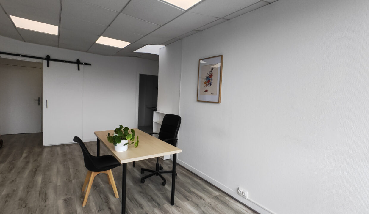 BUREAUX LOCATION CAEN 14000 - SURFACE 30M2 - REF 4779 Photo 1