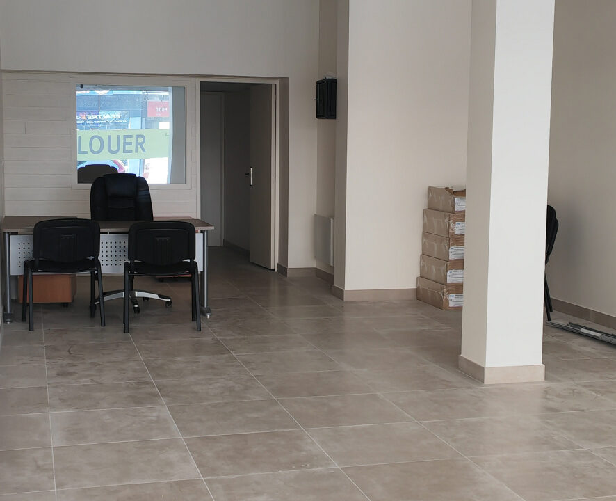 LOCAL COMMERCIAL LOCATION CAEN 14000 - SURFACE 85M2 - REF 4858 Photo 1