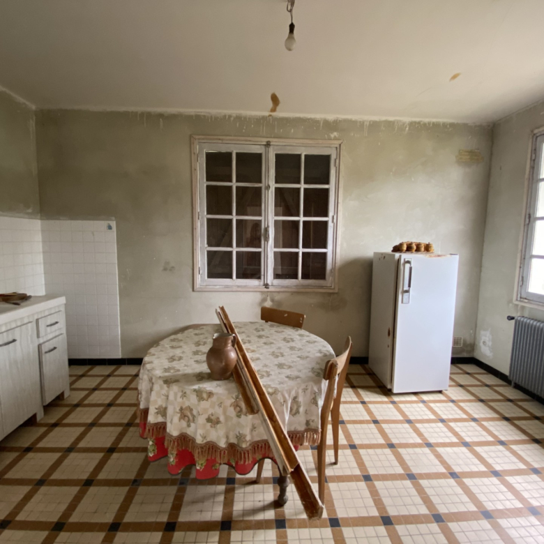 LONGUES SUR MER  – RARE  EXCLUSIVITE  MAISON A RENOVER