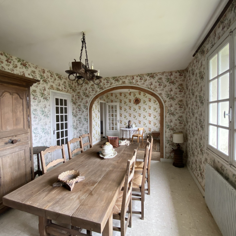 LONGUES SUR MER  – RARE  EXCLUSIVITE  MAISON A RENOVER