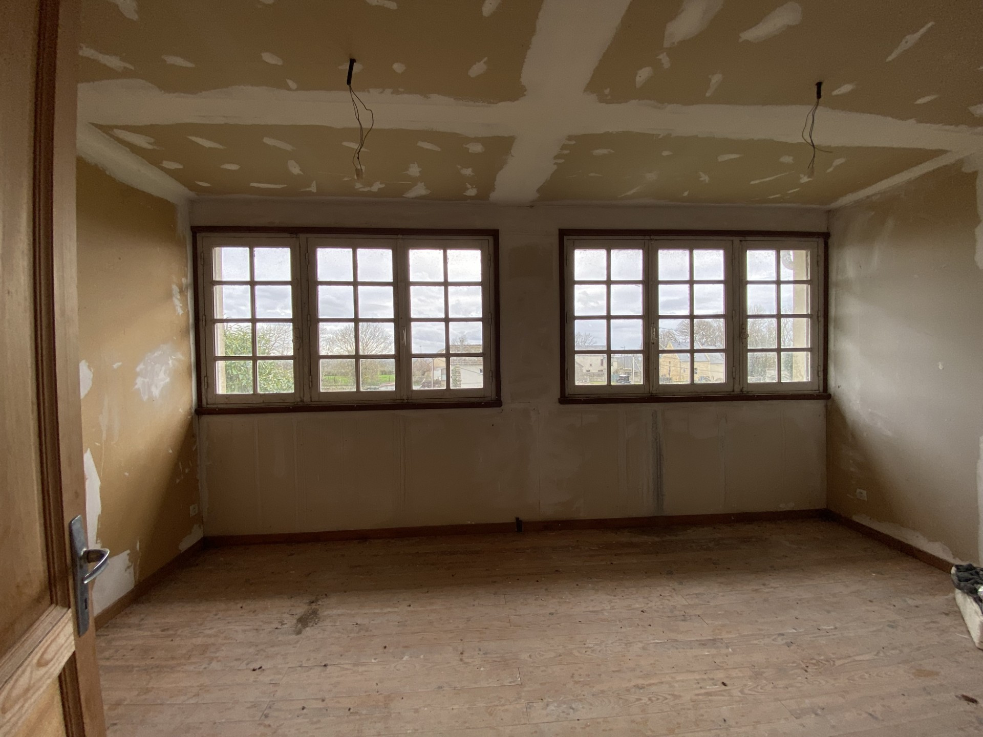 photo_71ae5883342680e47b0d3a3125c7371e-777361-0.jpg LONGUES SUR MER – RARE EXCLUSIVITE MAISON A RENOVER