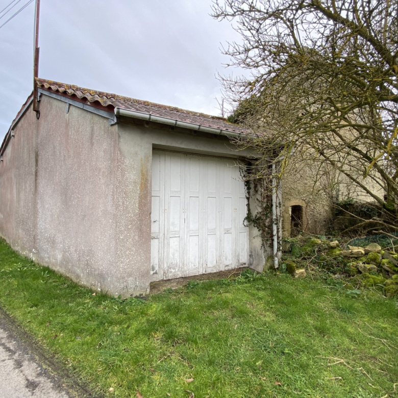 LONGUES SUR MER  – RARE  EXCLUSIVITE  MAISON A RENOVER