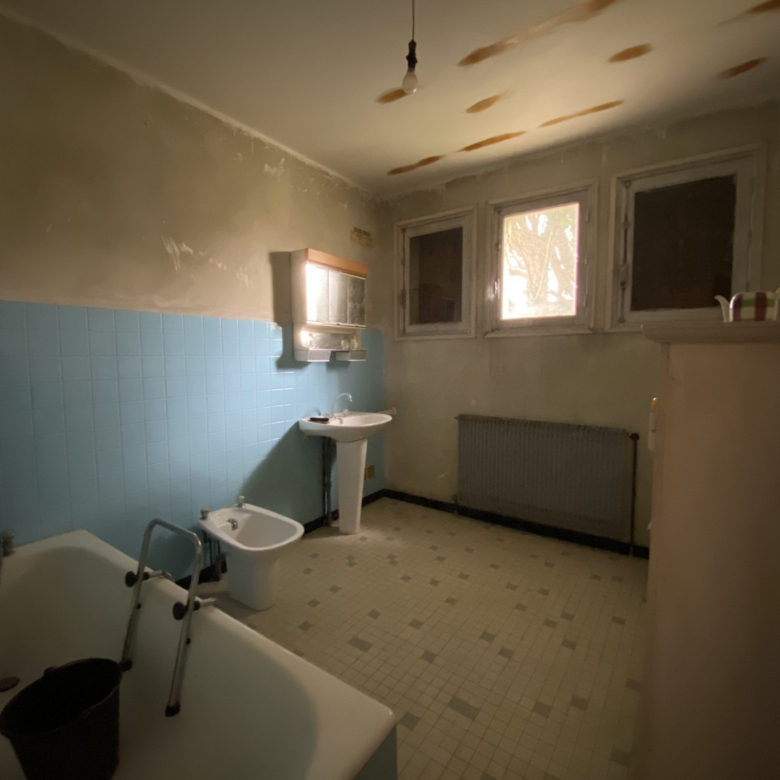 LONGUES SUR MER  – RARE  EXCLUSIVITE  MAISON A RENOVER