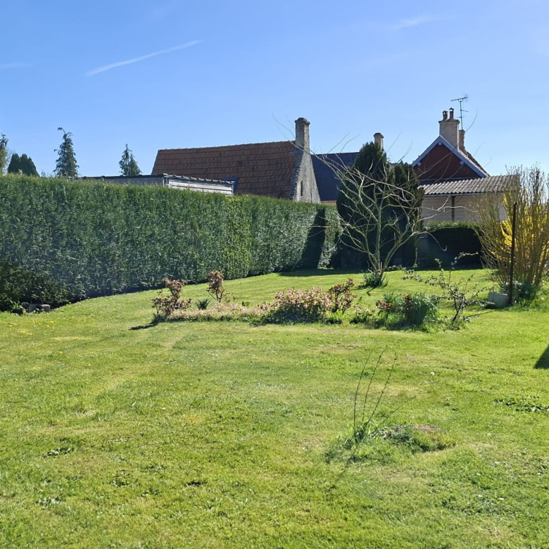 BAYEUX   Maison en pierres avec beau potentiel   20 min de Caen / 10 min de la mer