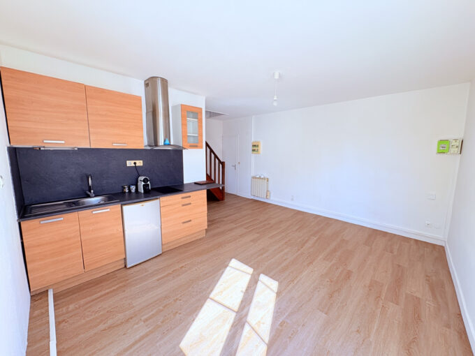 APPARTEMENT VENTE PORT EN BESSIN HUPPAIN 14520 - SURFACE 32.9M2 - REF 4864 Photo 1