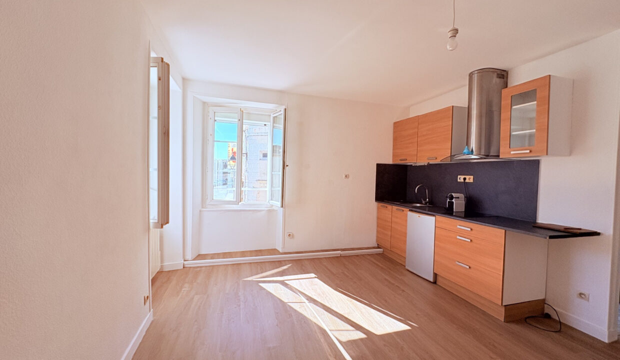 APPARTEMENT VENTE PORT EN BESSIN HUPPAIN 14520 - SURFACE 49.84M2 - REF 4864 Photo 3