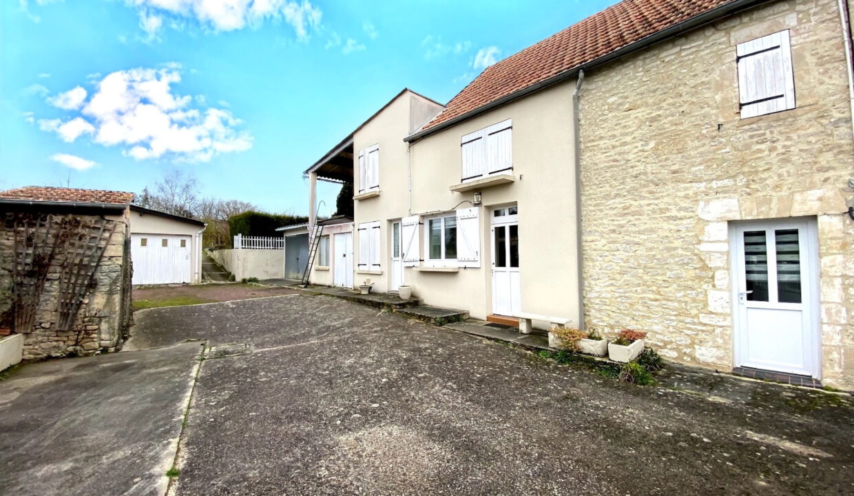 MAISON VENTE BAYEUX 14400 - SURFACE 117M2 - REF 4856 Photo 1