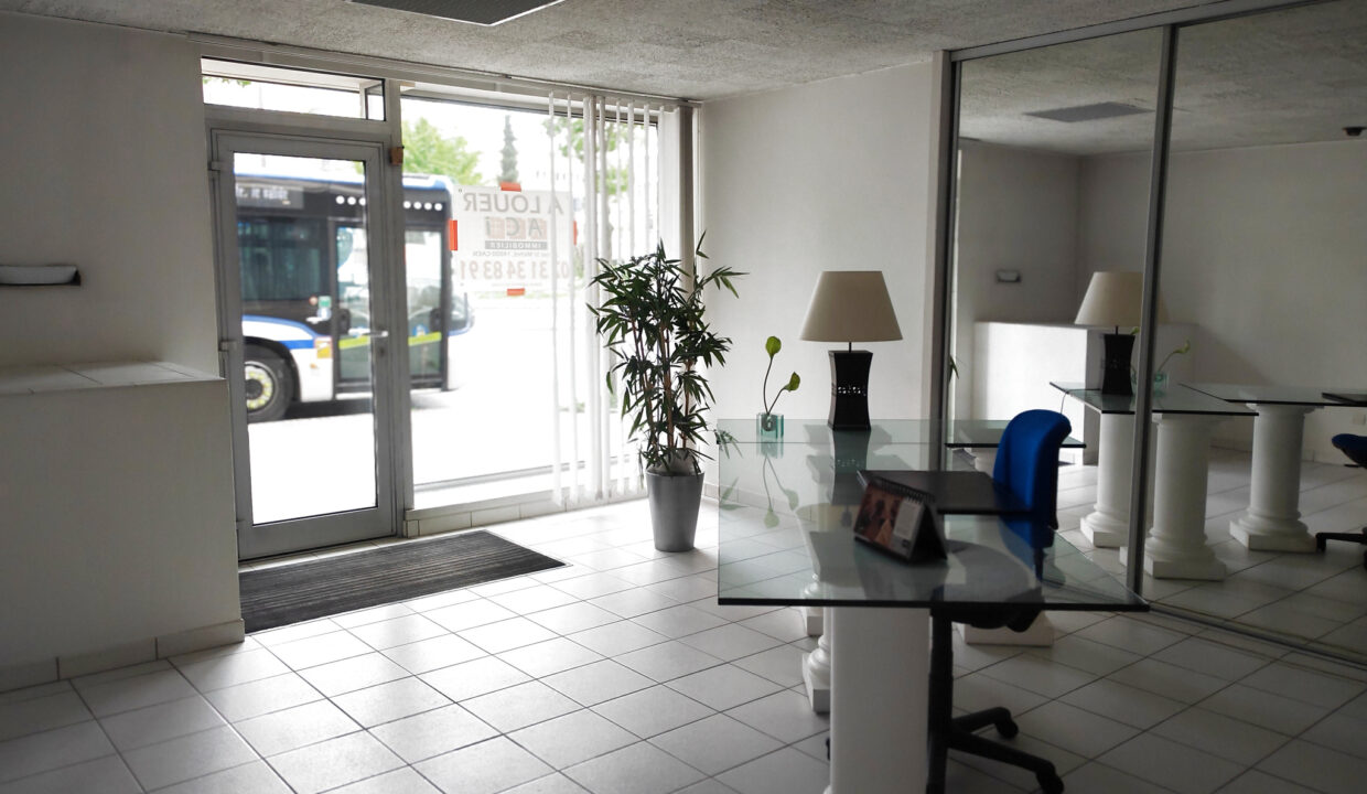 MURS COMMERCIAUX VENTE CAEN 14000 - SURFACE 196.13M2 - REF 4846 Photo 2