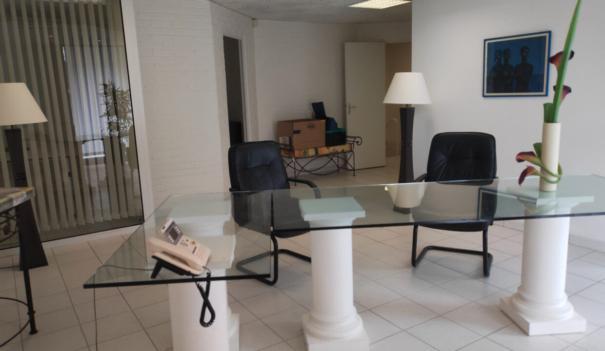 MURS COMMERCIAUX VENTE CAEN 14000 - SURFACE 196.13M2 - REF 4846 Photo 4