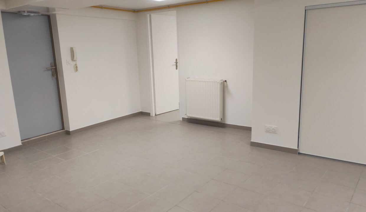 MURS COMMERCIAUX VENTE CAEN 14000 - SURFACE 196.13M2 - REF 4846 Photo 5