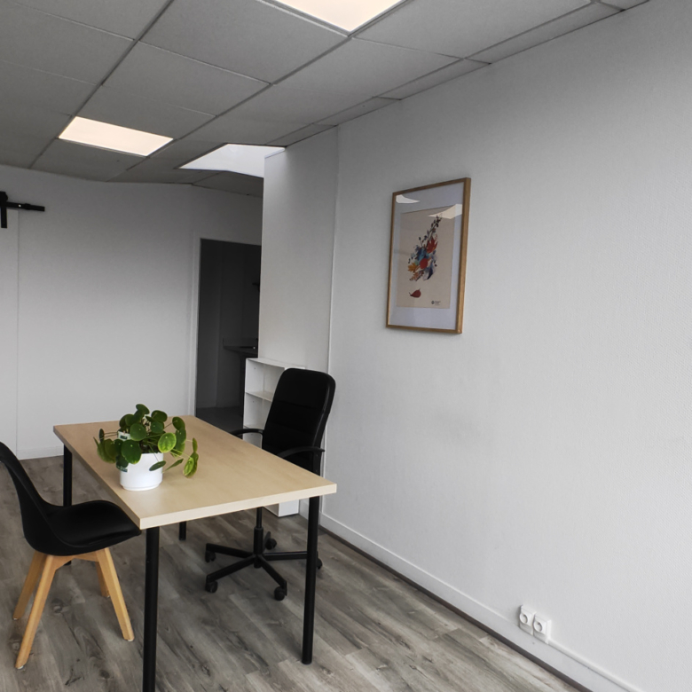 CAEN péricentre nord BUREAU MEUBLE
