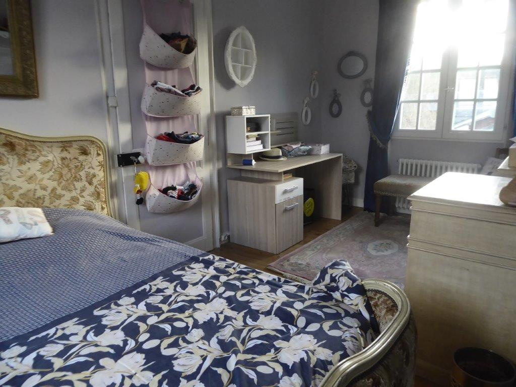 CORMEILLES - BELLE MAISON SPATIEUSE ET LUMINEUSE - 7 PIECES - PLUS DEPENDANCE
