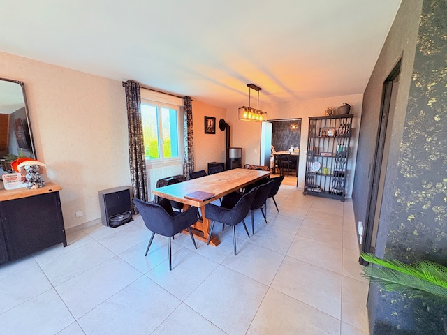 Maison familiale 9PP – 227 hab sur 1900 m2 terrain