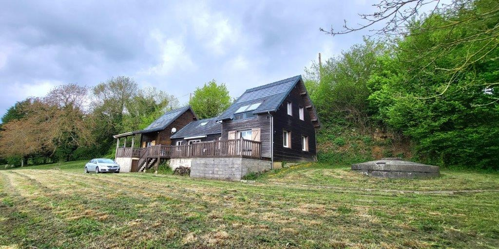CAMBREMER - Maison en ossature bois de 164 m2 avec vue dégagée et terrain d'1 hectare