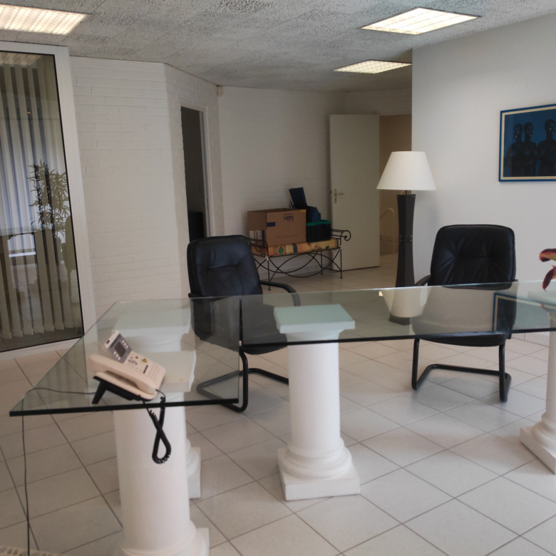 CAEN CENTRE – LOCAUX A LOUER