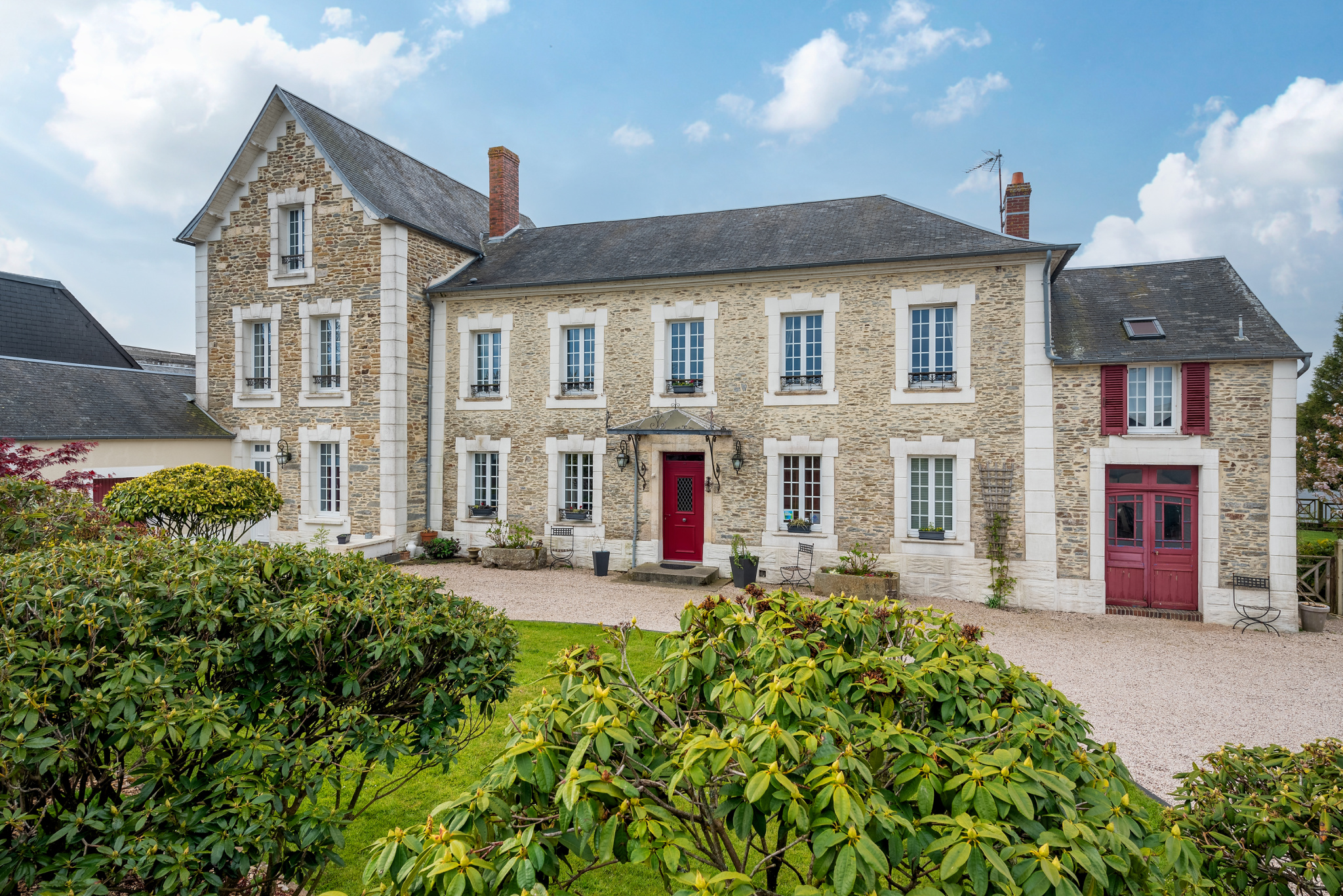 photo_93584be0445db8bdce519d2d5e9246dc-777446-0.jpg 10 MIN DE VILLERS BOCAGE CHARMANTE MAISON de 10 PP