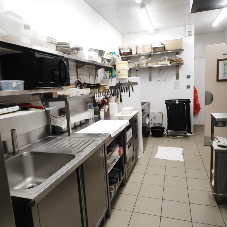 CAEN COTE DE NACRE FONDS DE COMMERCE DE CREPERIE UN TRES BEL OUTIL DE TRAVAIL
