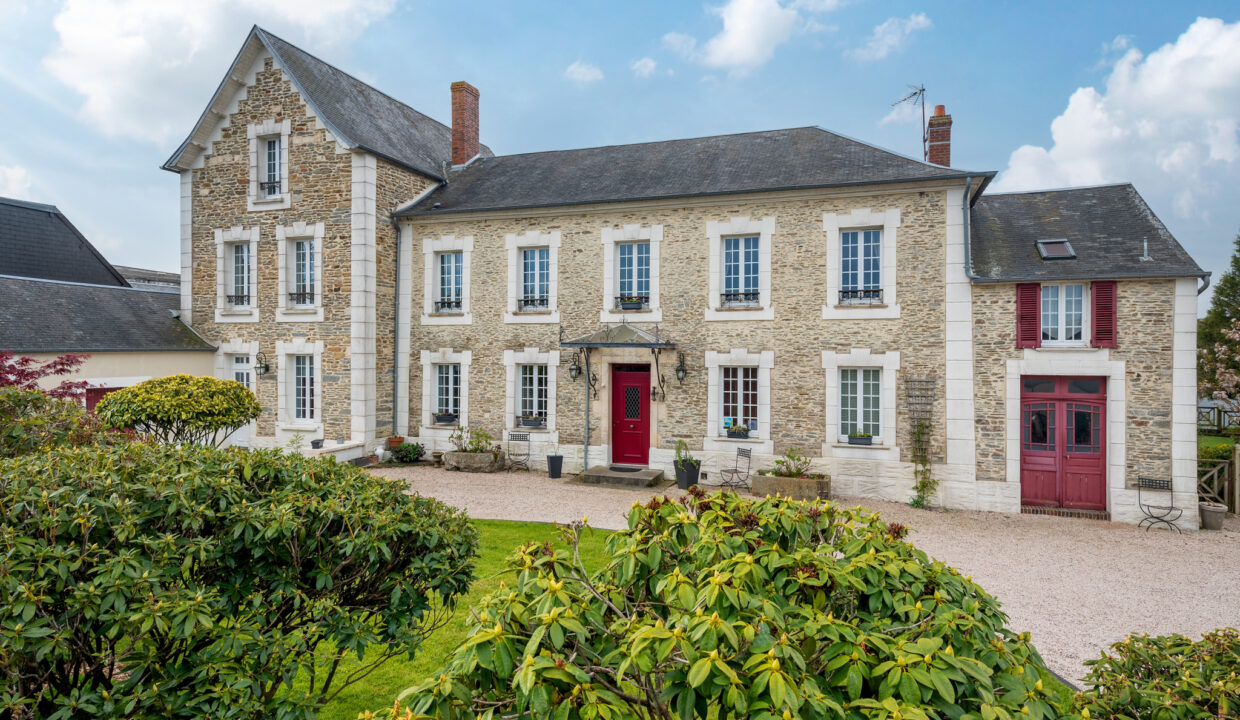 PROPRIETE VENTE CAEN 14000 - SURFACE 324.69M2 - REF 4863 Photo 1