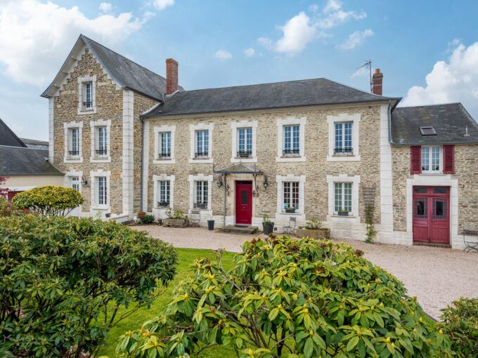 PROPRIETE VENTE CAEN 14000 - SURFACE 324.69M2 - REF 4863 Photo 1