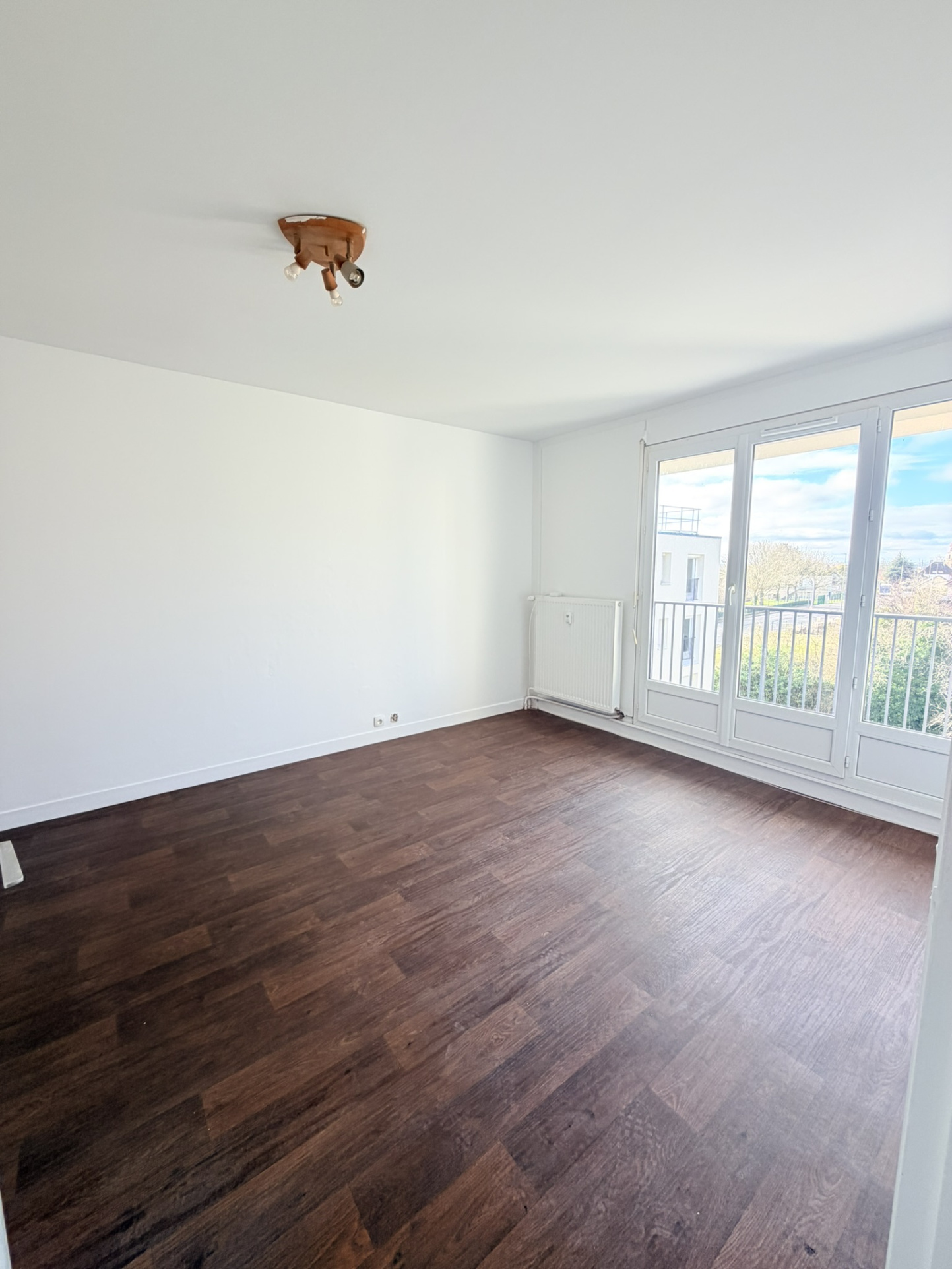 photo_47b8b83d6725bf731aeb296393e3a1bf-777469-0.jpg CAEN APPARTEMENT T1 bis 30m2 + balcon – pour un investissement .