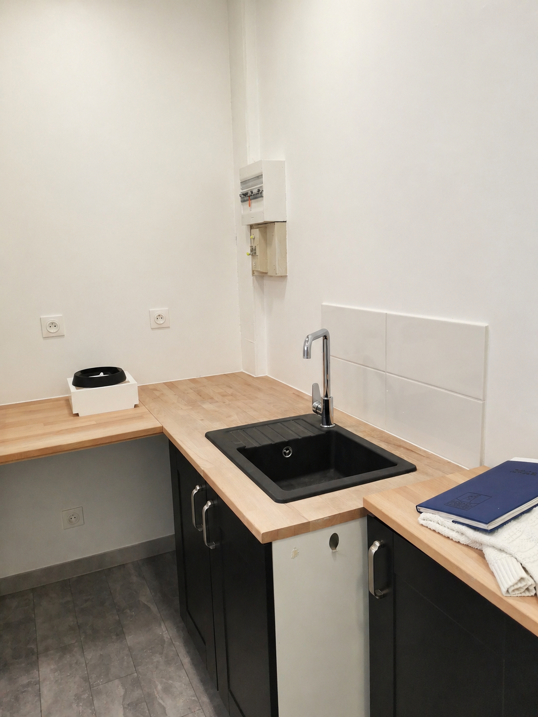 OUISTREHAM LOCAL COMMERCIAL
