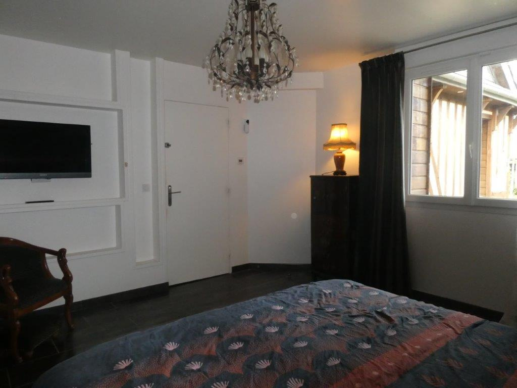 BEUZEVILLE – MAISON DE CHARME AVEC MAISON D’AMIS ou GITE