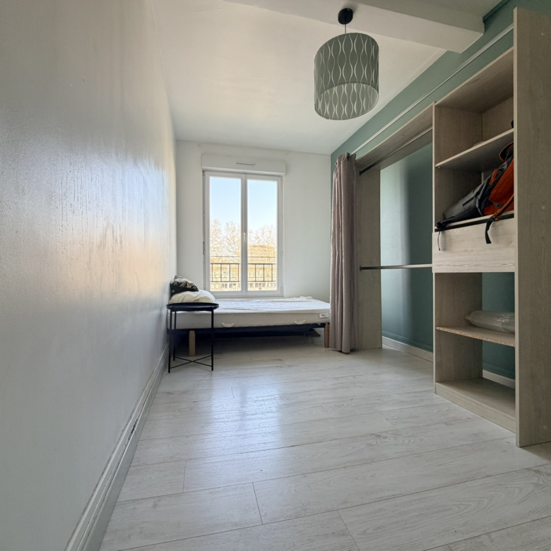 CHAMBRE MEUBLEE EN COLOCATION + PARK