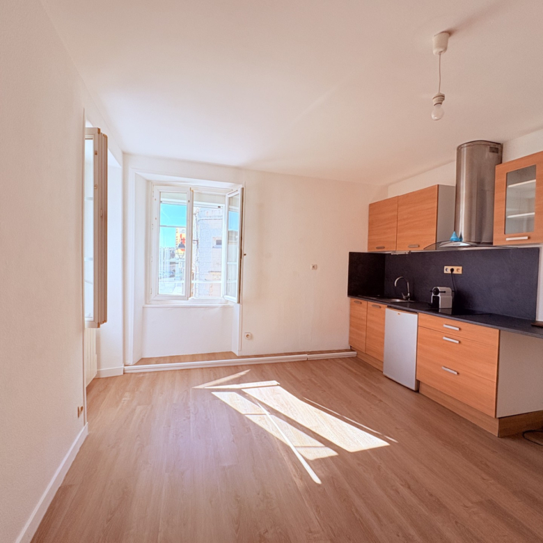 Duplex T2 plein de charme à deux pas du port