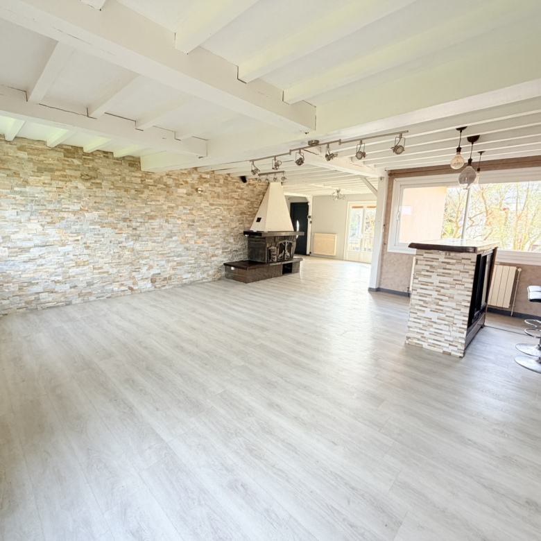 RANVILLE MAISON T7 plain pied sur sous sol complet aménagé